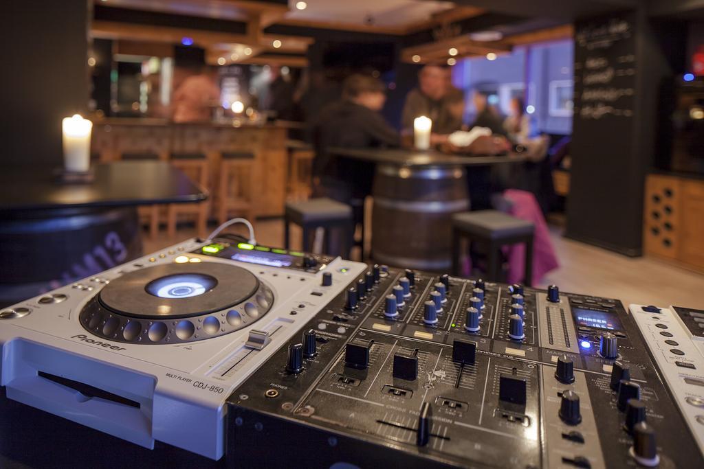Provisorium13 Hotel Arosa